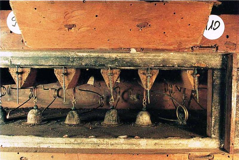 secreta somiere prima del restauro.jpg